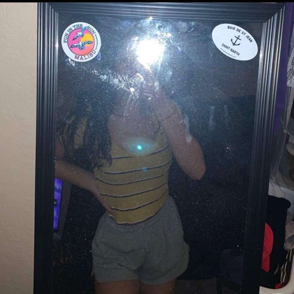 Cropped black yellow and white short sleeve